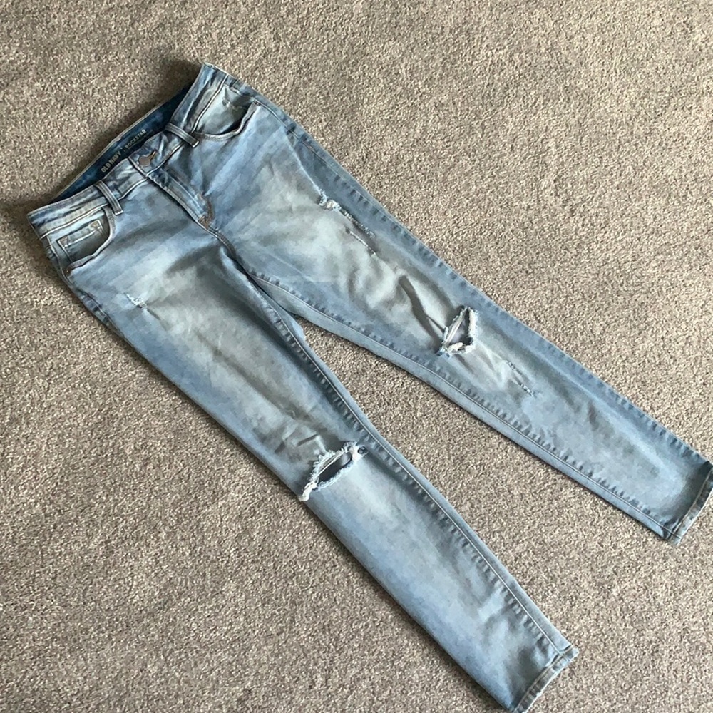 Old Navy Light Wash Distressed Rockstar Denim Jeans